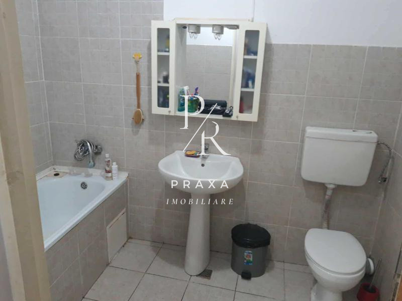 Apartament 2 camere , 50 mp +terasa 18mp +parcare , zona Eroilor Floresti!