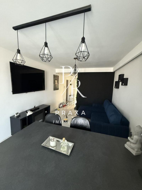 Apartament 2 camere, 43 mp, balcon, mobilat complet, zona strada Porii