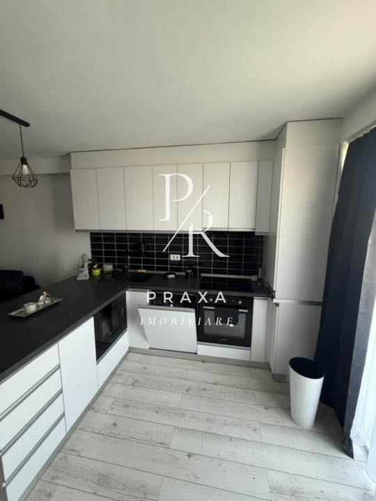 Apartament 2 camere, 43 mp, balcon, mobilat complet, zona strada Porii