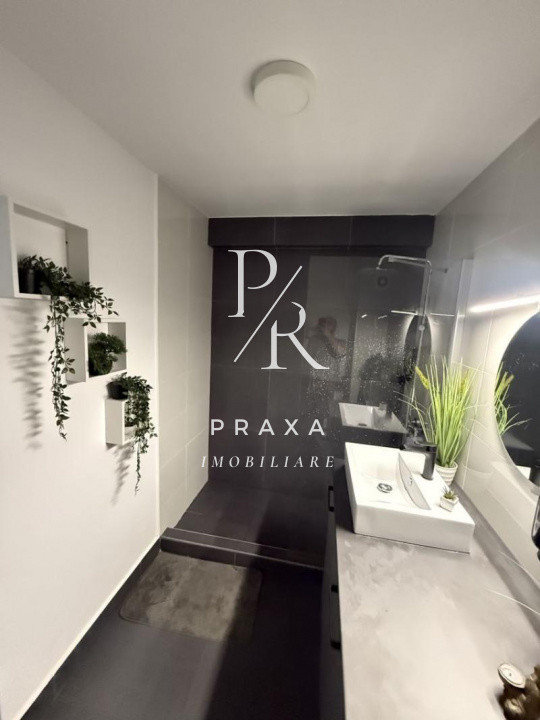 Apartament 2 camere, 43 mp, balcon, mobilat complet, zona strada Porii