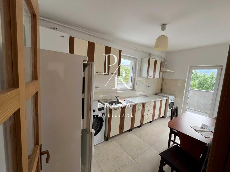 Apartament 3 camere decomandate , 60mp+20mp terasa ,parcare inclusa, zona Bmw!