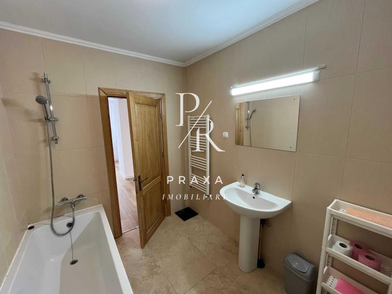 Apartament 3 camere decomandate , 60mp+20mp terasa ,parcare inclusa, zona Bmw!