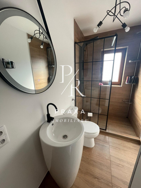 Duplex de vanzare in centru Florestiului langa Scoala!