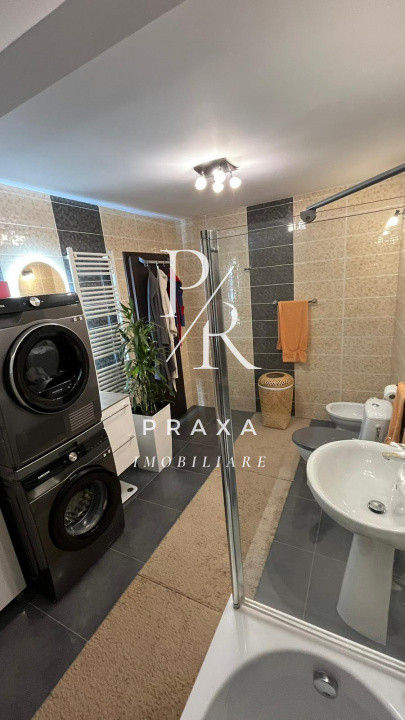 Apartament de vanzare 2 camere 52 mp zona Poligonului!