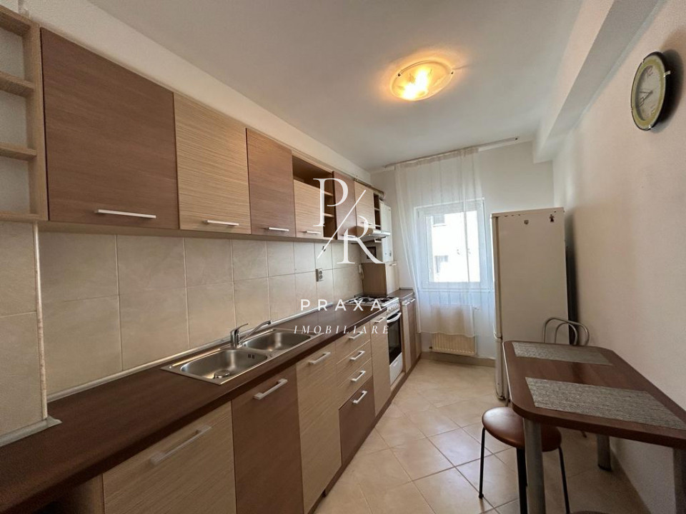Apartament de vanzare, 2 camere, decomandat, 48 mp, parcare, Florilor 