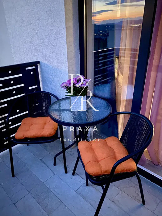 Apartament 3 camere  ,53 mp+balcon , mobilat +parcare subterana ,zona Vivo!