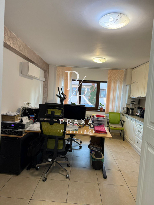 Apartament 3 camere cu destinatie spatiu comercial , zona Tautiului, Floresti!