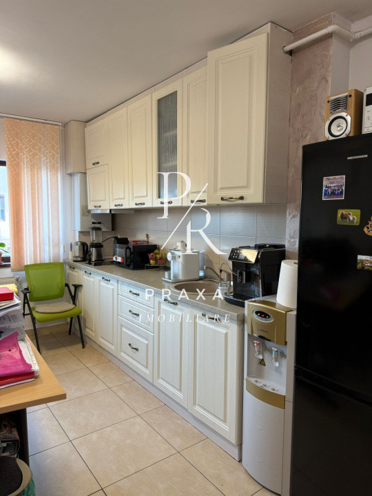 Apartament 3 camere cu destinatie spatiu comercial , zona Tautiului, Floresti!