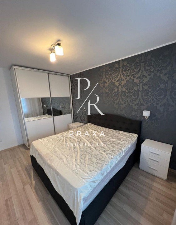 Apartament de vanzare, 3 camere, 65 mp utli, LIFT, zona VIVO!!