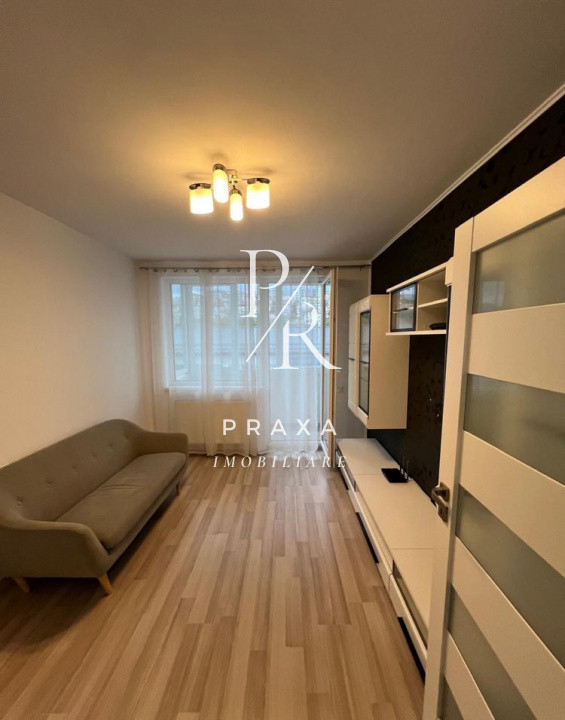 Apartament de vanzare, 3 camere, 65 mp utli, LIFT, zona VIVO!!