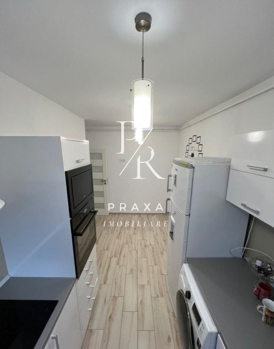 Apartament de vanzare, 3 camere, 65 mp utli, LIFT, zona VIVO!!