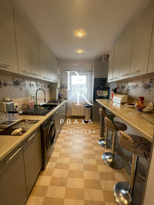 Apartament de inchiriat 3 camere, 2 bai si bucatarie decomandata!