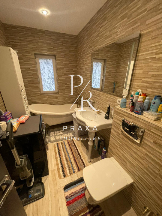 Apartament de inchiriat 3 camere, 2 bai si bucatarie decomandata!