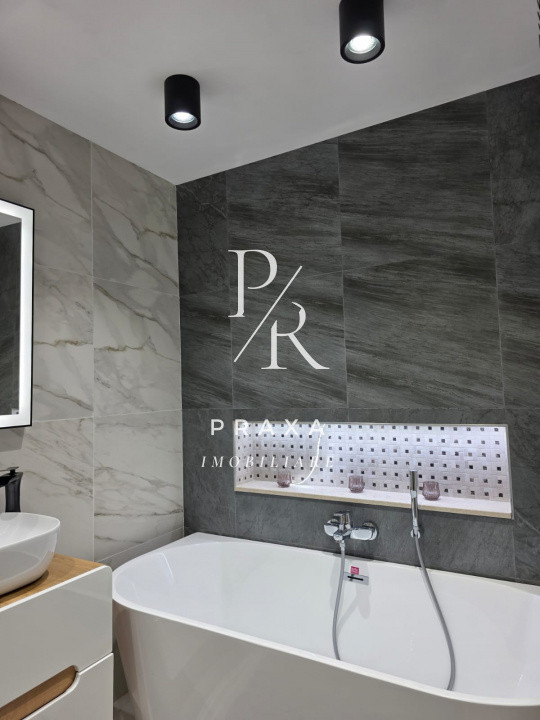 Apartament Lux de vanzare, 3 camere si parcare!