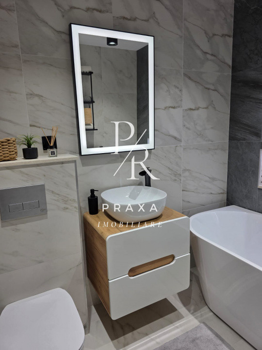 Apartament Lux de vanzare, 3 camere si parcare!