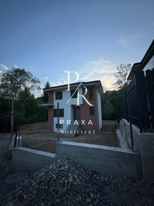 Casa individuala, D+P+E, teren de 450 mp! Zona Tautiului!