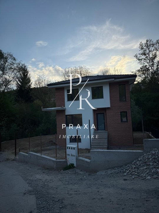 Casa individuala, D+P+E, teren de 450 mp! Zona Tautiului!