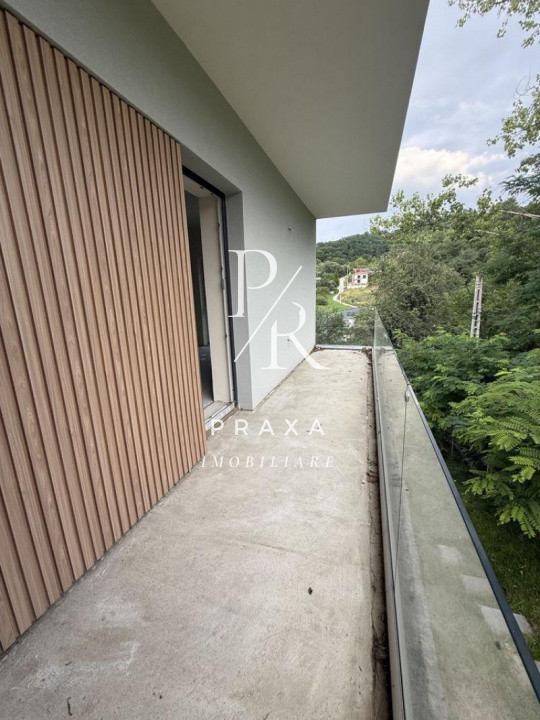 Duplex, 4 camere, 160mp, garaj, camera technica, 350 mp curte, zona Tauti!