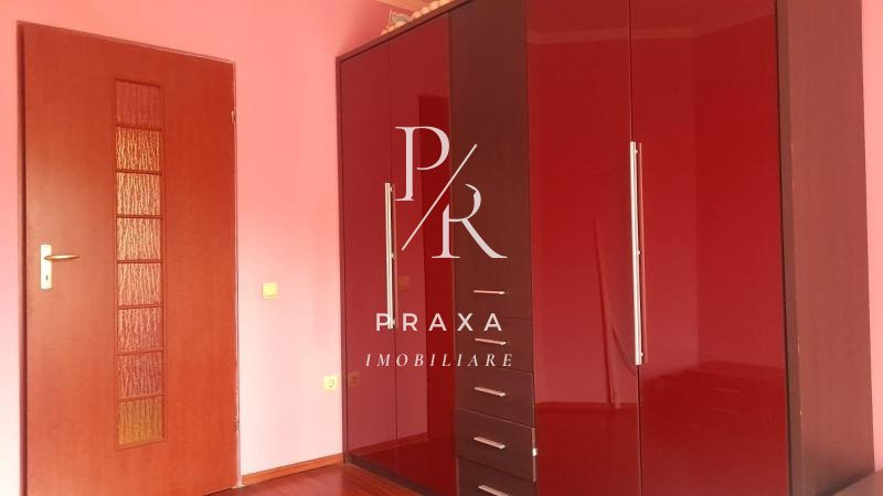Apartament de 2 camere, 60 mp, etaj intermediarr, zona Florilor 