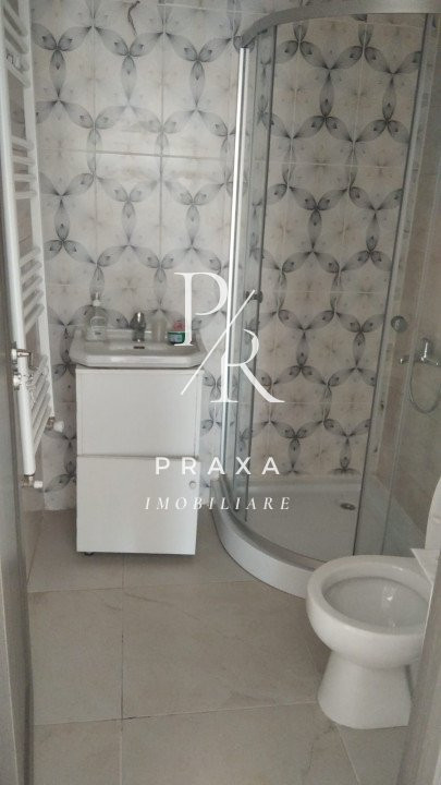 Apartament 3 camere 72 mp, etaj 2,finisat, balcon, parcare, zona Eroilor