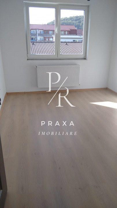 Apartament 3 camere 72 mp, etaj 2,finisat, balcon, parcare, zona Eroilor