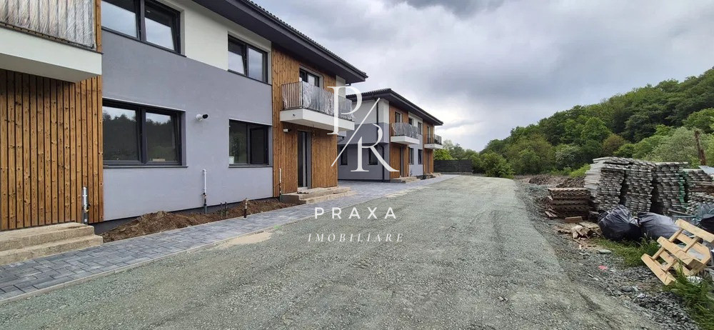 Casa duplex, semifinisata, 120 mp utili, teren 250, zona Tautiului!