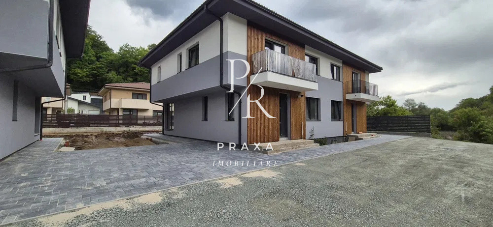 Casa duplex, semifinisata, 120 mp utili, teren 250, zona Tautiului!