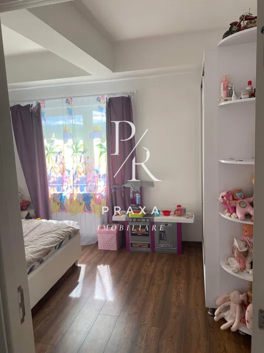 Apartament 3 camere, mobilat utilat, etaj intermediar, parcare, zona Mega Image!